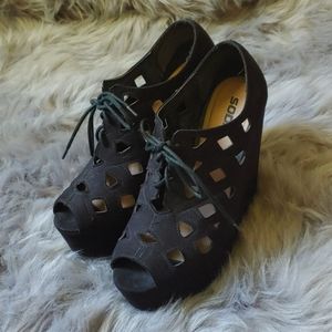 Soda Peep-toe Cutout Wedge Sandals